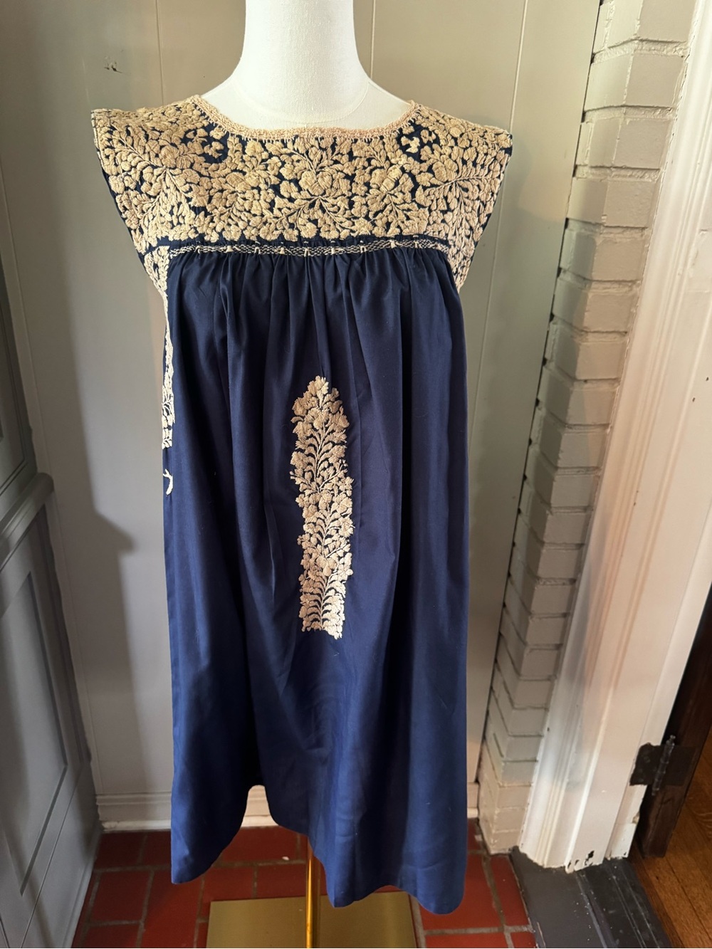Mi Golondrina Navy Blue Midi Skirt with Cream Embroidery size small